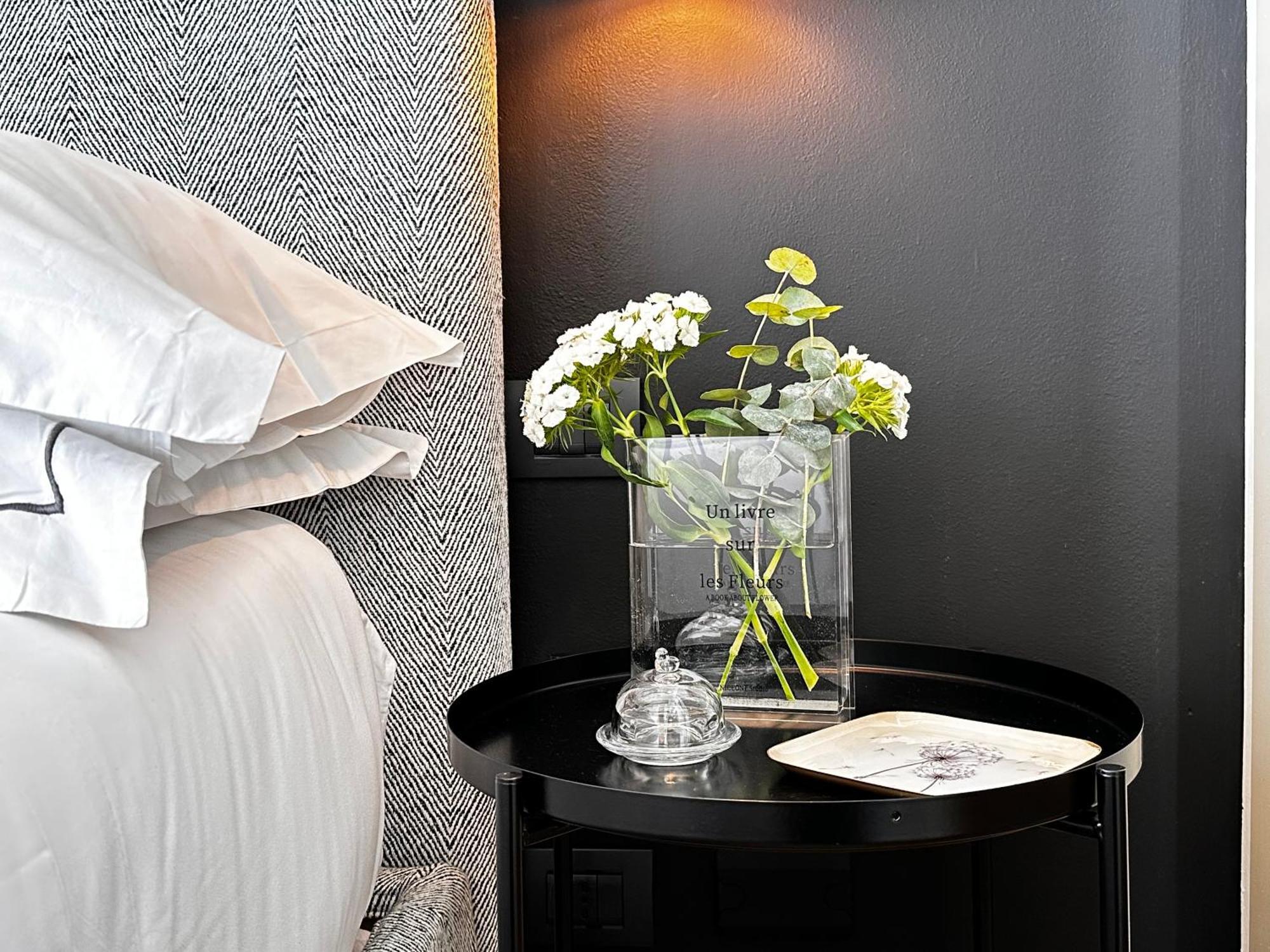 Lily Pads -elegant Apartment- In The Center Appartement Milaan